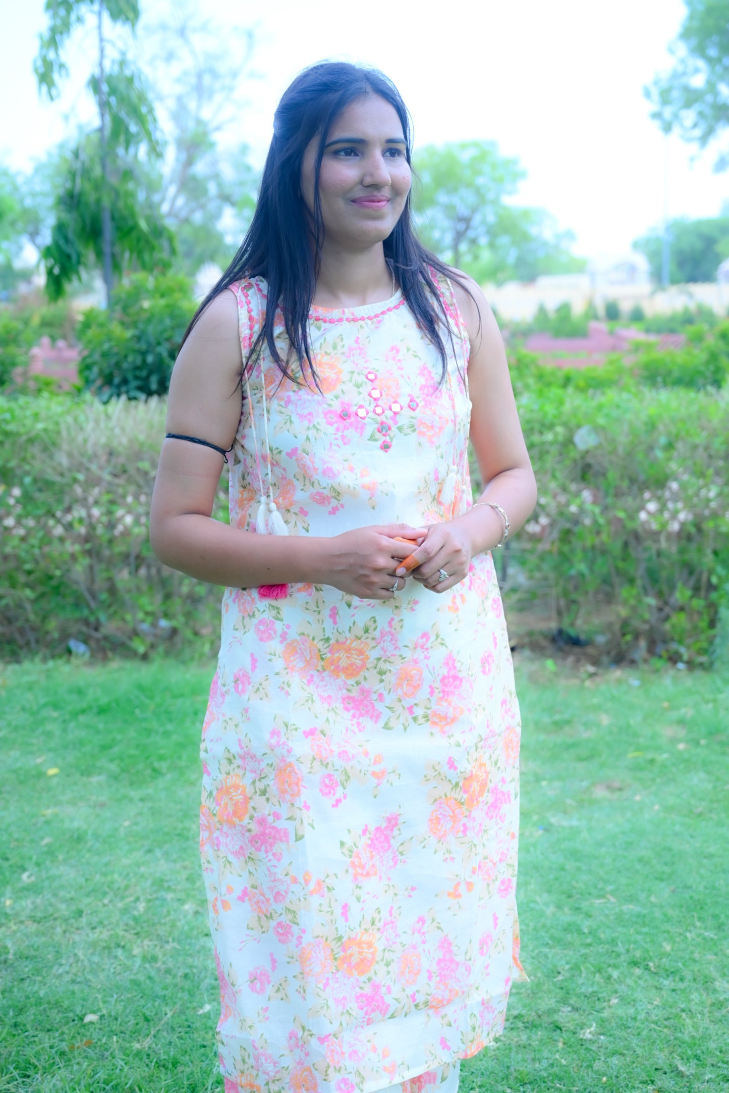 womens trendy sleevesless kurti plazo