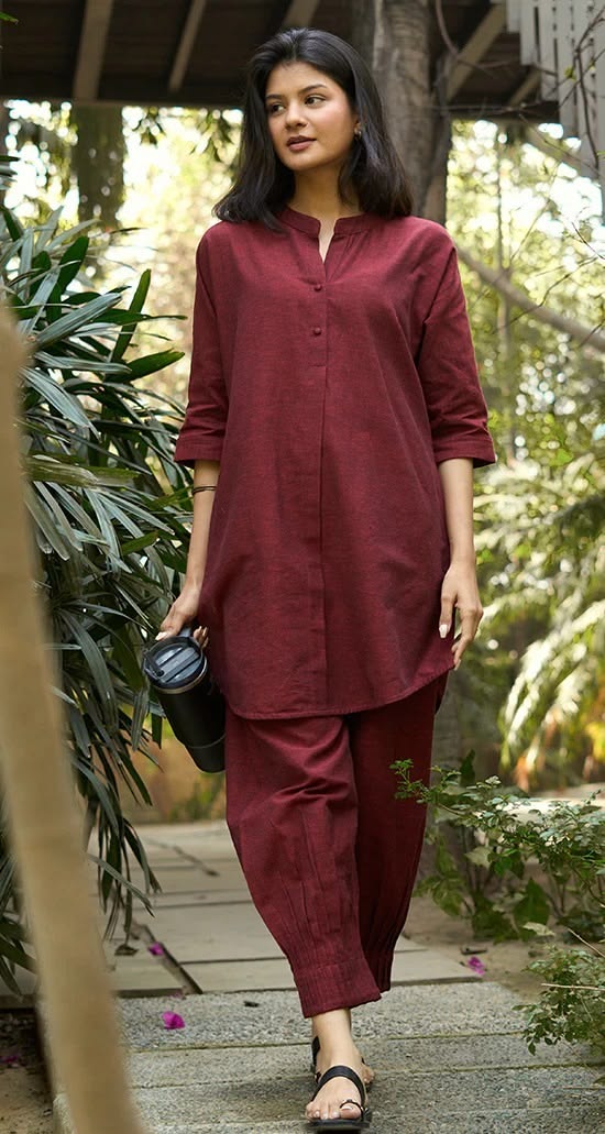 MAROON EMBROIDERED STRAIGHT KURTA WITH TROUSERS SET